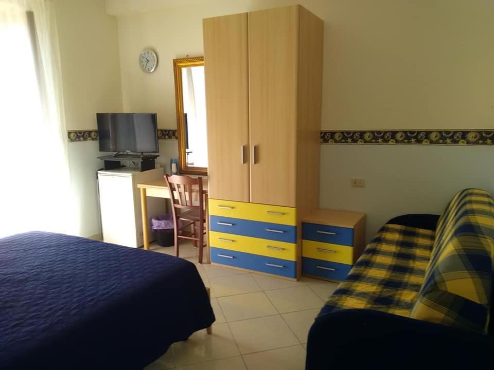 Bed and Breakfast Al Centro Fondi Exterior foto